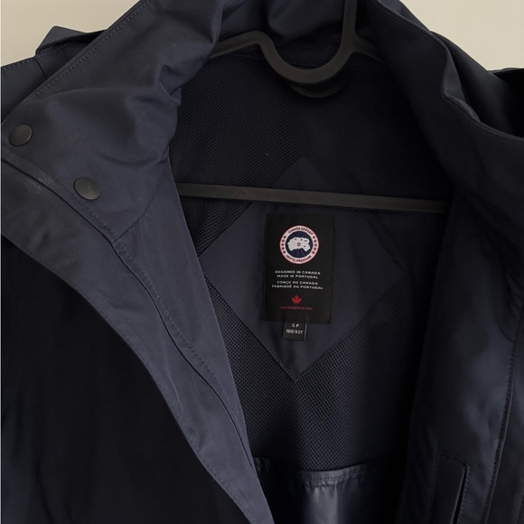 Men’s Canada Goose. Crew trench. Size small. Color admiral navy. - Picture 4 of 5